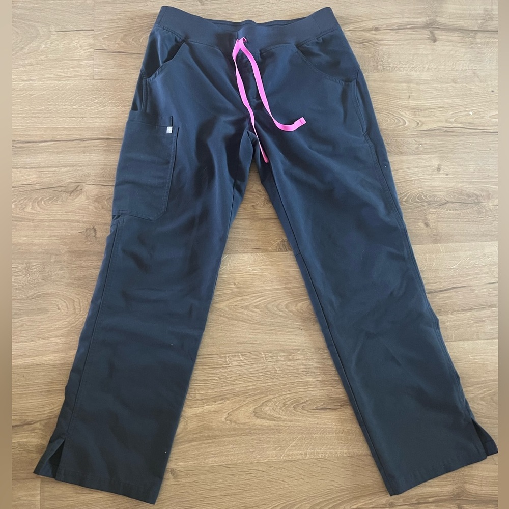 Figs Kade scrub pants, size small, length petite.